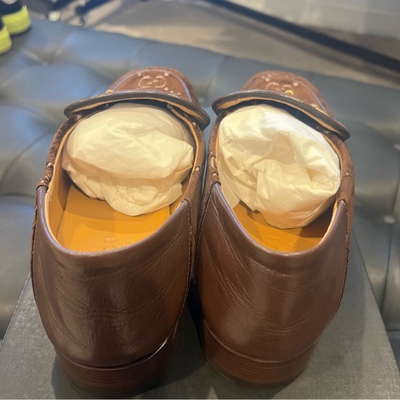 Gucci Men's Velvet Slip On Loafers. Brand new!
8 euro size and 9 US size - Picture 3 of 6